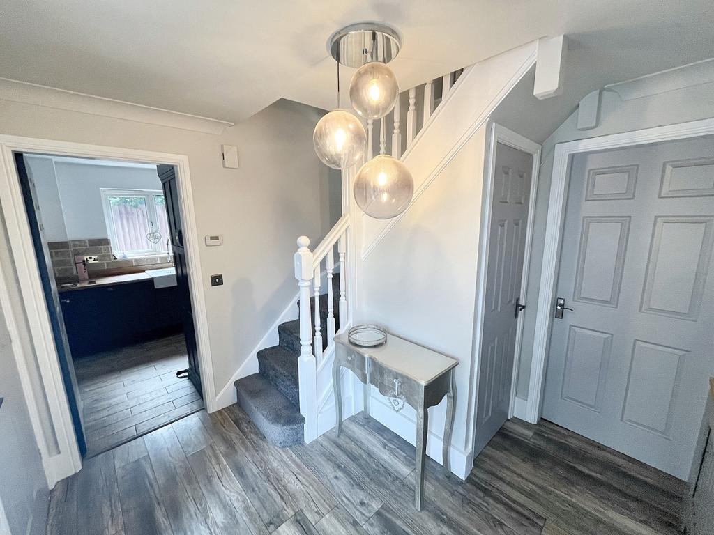 4 Tudor Road