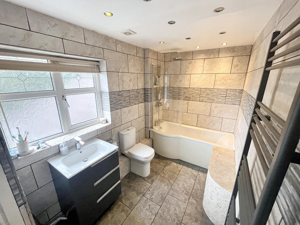 4 Tudor Road