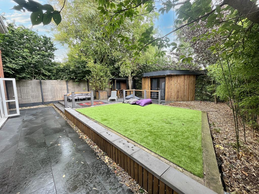4 Tudor Road