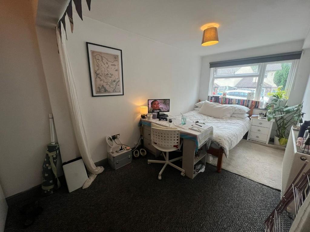 Bedroom 1.jpeg