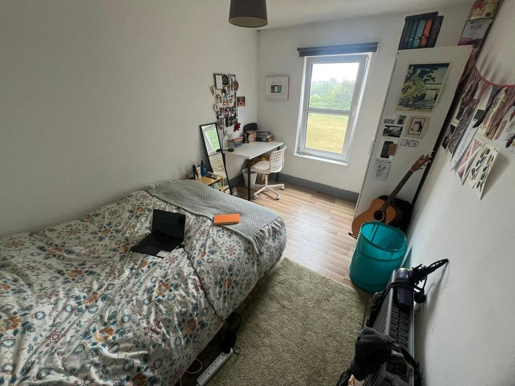 Bedroom 4.jpeg