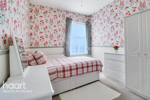 1 bedroom flat for sale, Rochford Avenue, Southend-On-Sea
