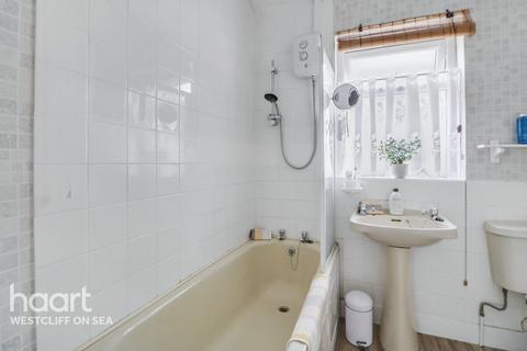 1 bedroom flat for sale, Rochford Avenue, Southend-On-Sea