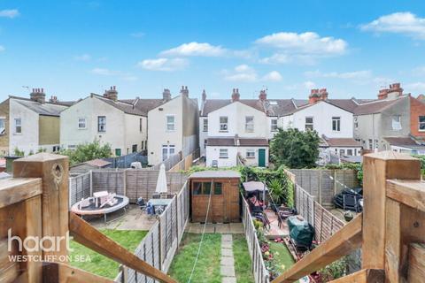 1 bedroom flat for sale, Rochford Avenue, Southend-On-Sea