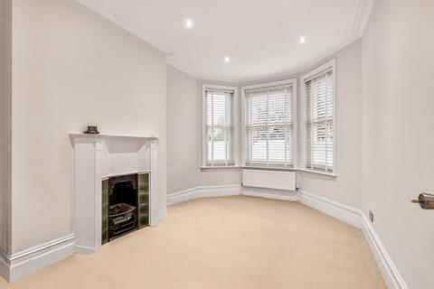 3 bedroom flat to rent, Elgin Avenue, London, W9