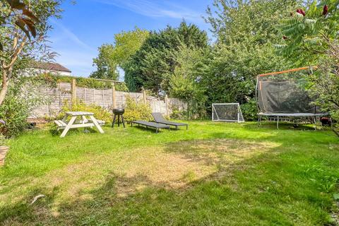 4 bedroom semi-detached house for sale, St. Andrews Road, Coulsdon CR5
