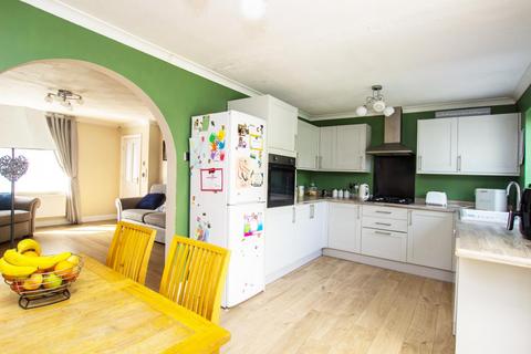 10 The Meadows, Darwen, BB3 0PF