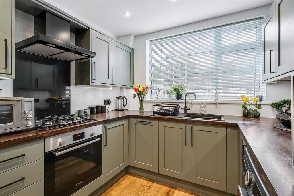 Kitchen 1 2.jpeg