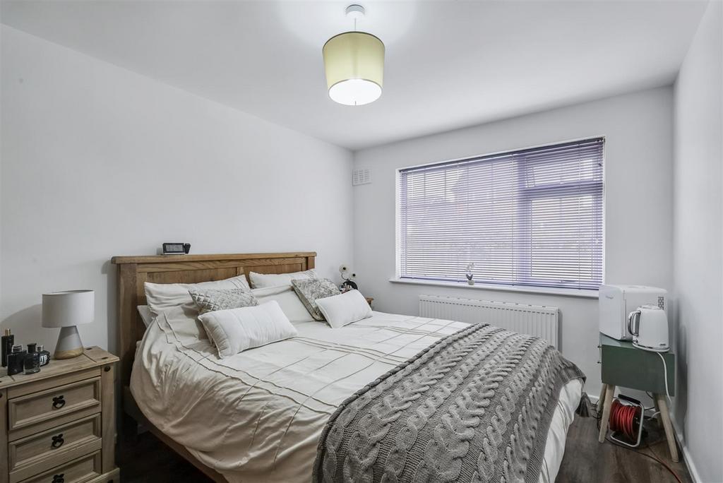 Bedroom 1 1.jpeg