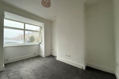 3 bedroom terraced house for sale, Heneage Road, Grimsby DN32