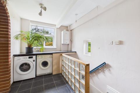 9 Coronation Road, Nottingham, NG3 5JN