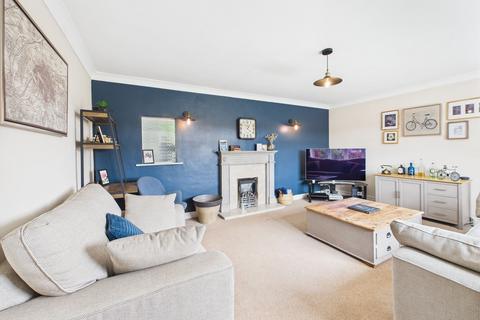 3 bedroom semi-detached house for sale, Westcliffe Avenue, Gedling, Nottingham