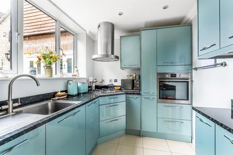 2 bedroom apartment for sale, BURNHAMS ROAD, LITTLE BOOKHAM, KT23