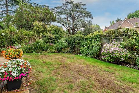 2 bedroom apartment for sale, BURNHAMS ROAD, LITTLE BOOKHAM, KT23