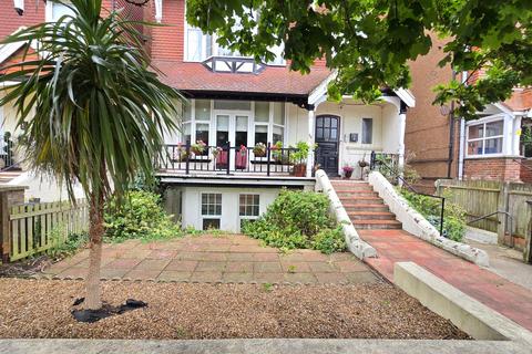 3 bedroom apartment for sale, Cantelupe Road, Bexhill-on-Sea, TN40