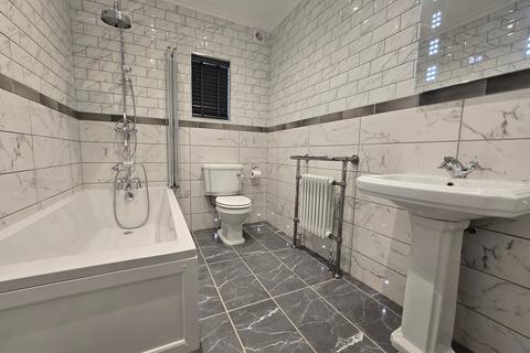3 bedroom apartment for sale, Cantelupe Road, Bexhill-on-Sea, TN40