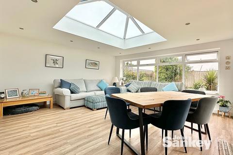 7 Balmoral Close, Mansfield Woodhouse, Mansfield, NG19 9GX