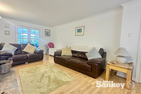 7 Balmoral Close, Mansfield Woodhouse, Mansfield, NG19 9GX
