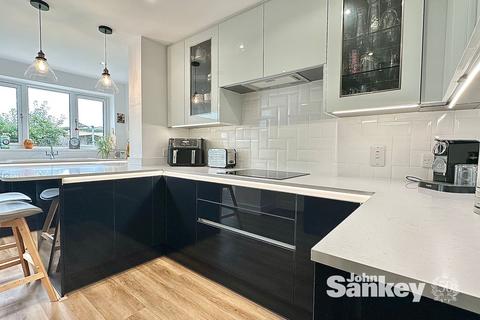 7 Balmoral Close, Mansfield Woodhouse, Mansfield, NG19 9GX