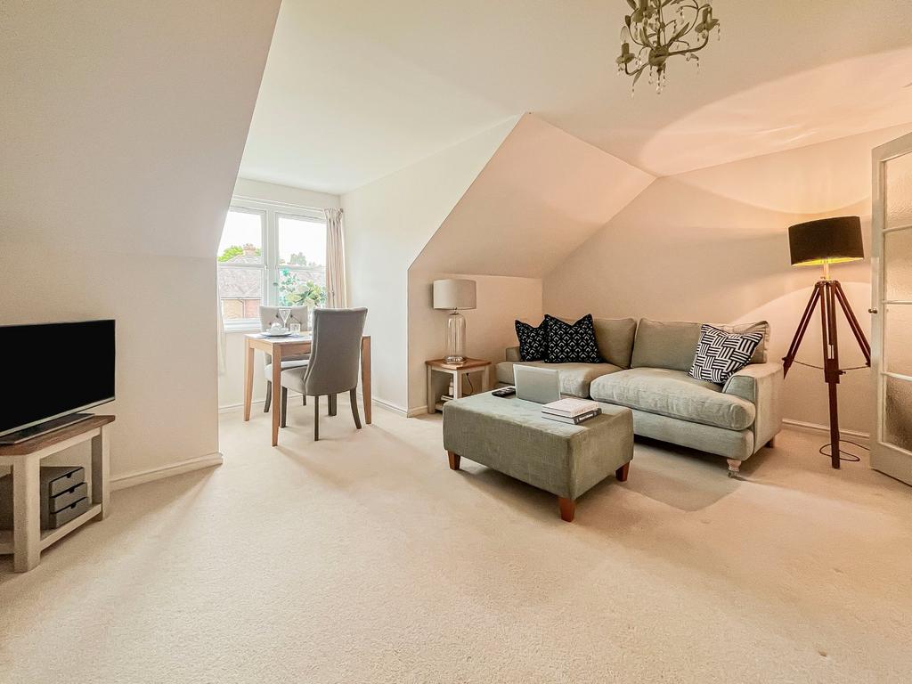 Sitting/Dining Room