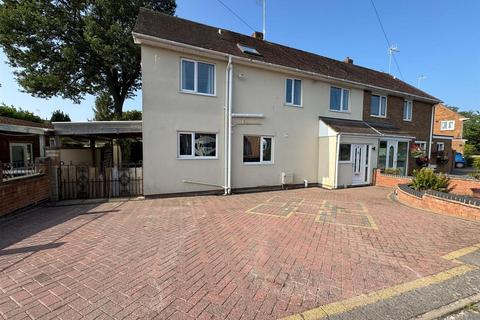 4 bedroom semi-detached house to rent, Farleigh Road, Pershore WR10