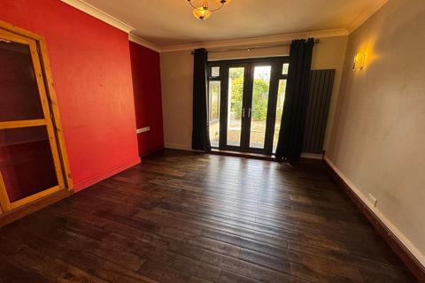 4 bedroom semi-detached house to rent, Farleigh Road, Pershore WR10
