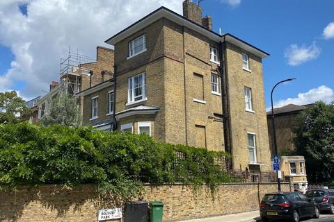 Studio to rent, London NW3