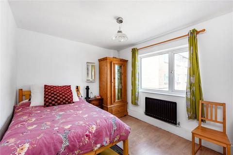 2 Cromford Path, London, E5 0TG