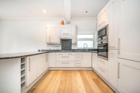 2 bedroom flat for sale, Cromwell Avenue, London N6