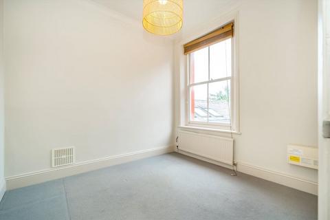 2 bedroom flat for sale, Cromwell Avenue, London N6