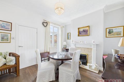 21 Bernard Road, Wrexham, LL13 8EL