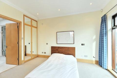 2 bedroom flat for sale, Belvedere Road, London SE1