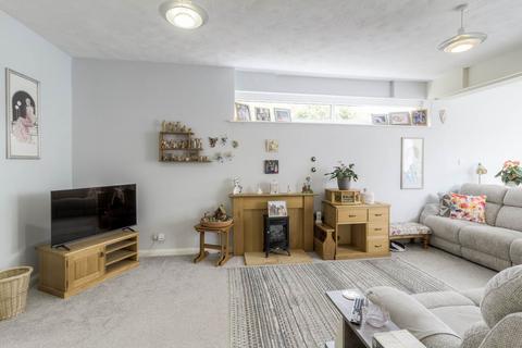 undefined, Baccara Grove, Milton Keynes MK2