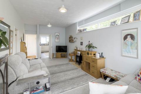 Baccara Grove, Milton Keynes MK2