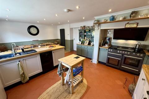 4 bedroom property with land for sale, Prengwyn, Llandysul