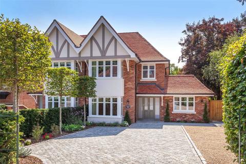 4 Beechwood Drive, Marlow, SL7 2DJ