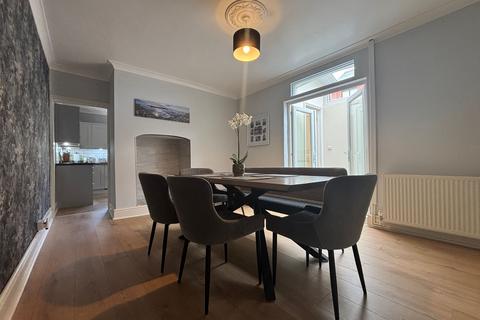 4 bedroom semi-detached house for sale, Dock View Road, Barry, CF63