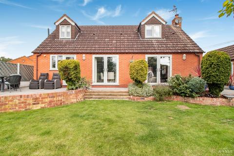 3 bedroom detached house for sale, Stepping Stones, Fazeley, Tamworth, Staffordshire, B78 3RT