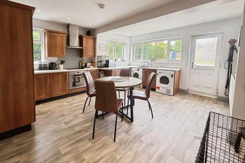 2 bedroom semi-detached house for sale, The Crescent, Lea