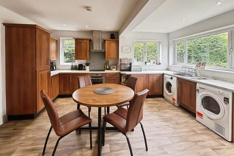2 bedroom semi-detached house for sale, The Crescent, Lea