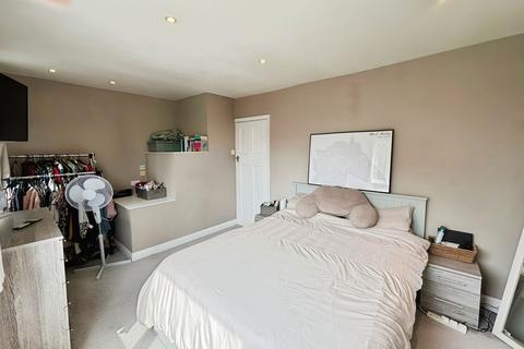 2 bedroom semi-detached house for sale, The Crescent, Lea