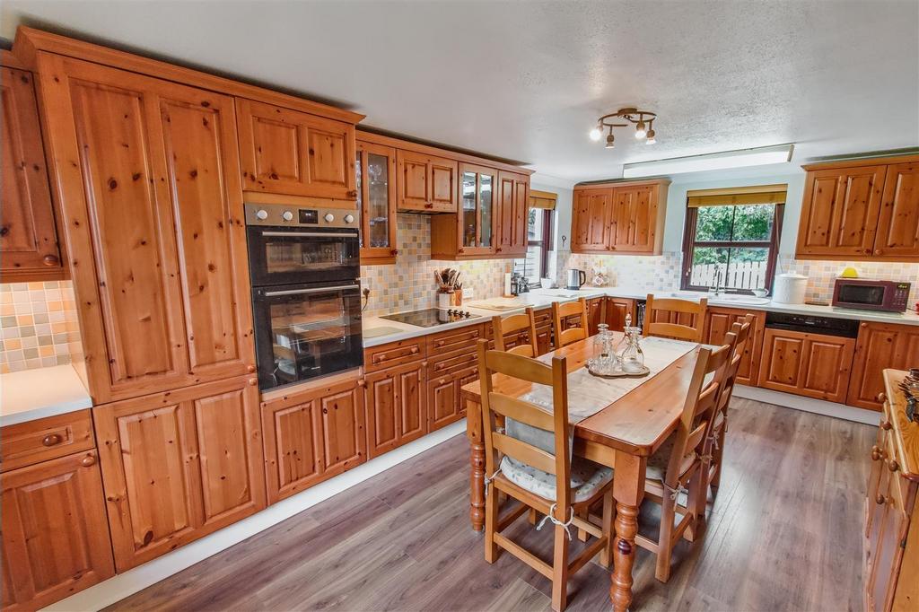 Kitchen/Dining