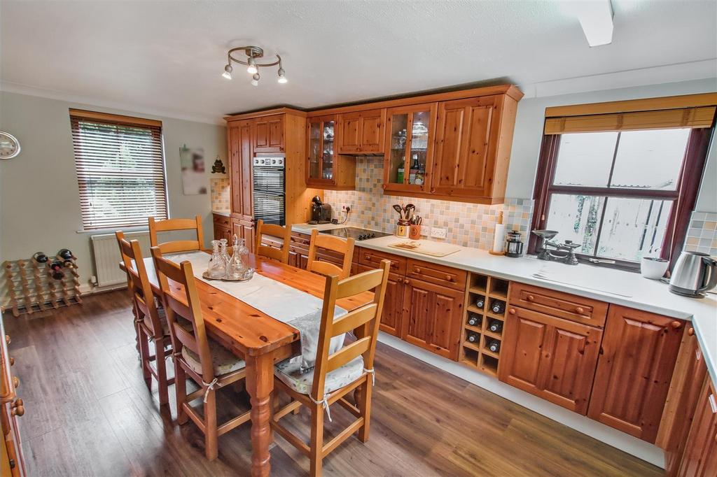Kitchen/Dining