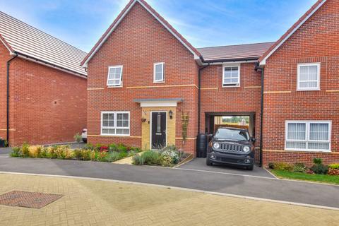 3 bedroom link detached house for sale, Moorhen Road, Great Dunmow