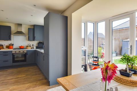 3 bedroom link detached house for sale, Moorhen Road, Great Dunmow
