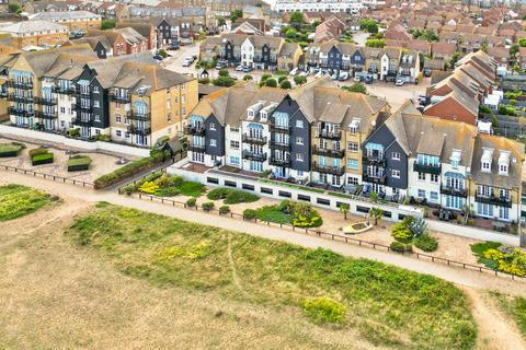 3 bedroom flat for sale, Chatham Green, Eastbourne BN23