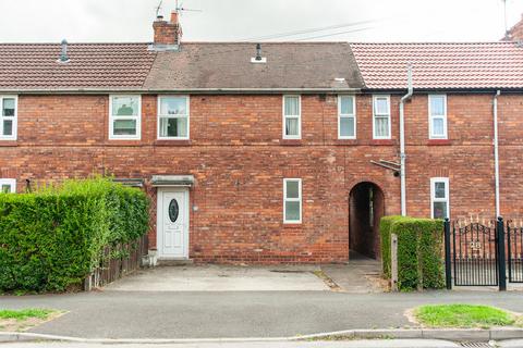 3 bedroom terraced house to rent, Harington Avenue, York YO10