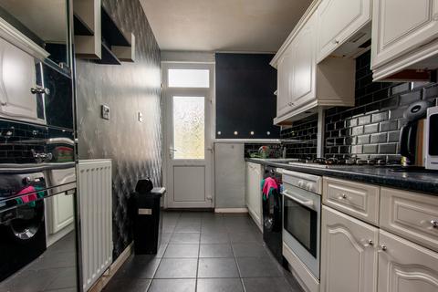 3 bedroom terraced house to rent, Harington Avenue, York YO10