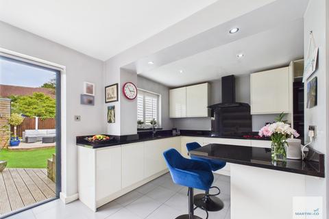 4 bedroom semi-detached house for sale, Sheridan Way, Hucknall
