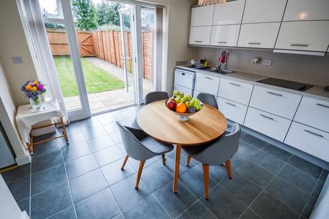 3 bedroom end of terrace house for sale, Woodfield Road, WA14 4ET